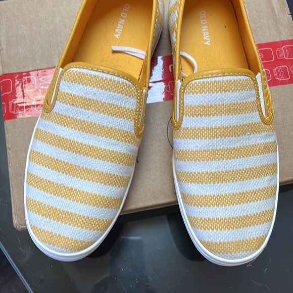 Yellow bold stipe slip on sneaker perfect cond - Picture 2 of 3